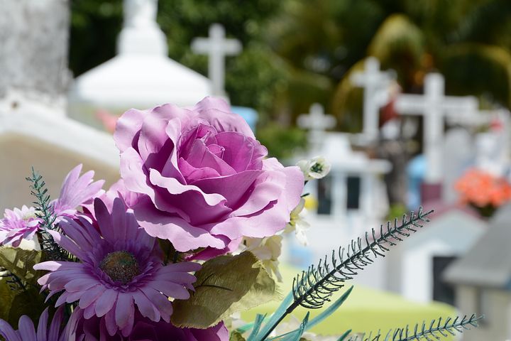 Zakład pogrzebowy – na co zwracać uwagę podczas wyboru